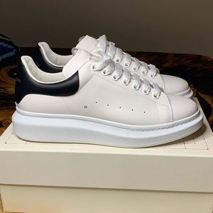 Alexander McQueen Bicolor Leather Low-Top Sneakers